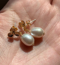 Load image into Gallery viewer, White Freshwater Pearls on Floral Studs