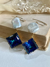 Load image into Gallery viewer, Carolyn: Vtg Rainbow Blue Glass &amp; Ivory Keshi Pearl Earrings