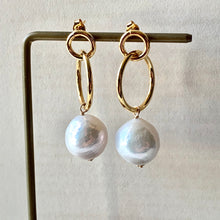 Load image into Gallery viewer, White Kasumi Pearls on Big Gold Hoops