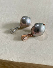 Load image into Gallery viewer, Silver Pearl Pendants