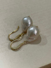 Load image into Gallery viewer, Medium Ivory Pearls on Goldplated Zirconia Hooks