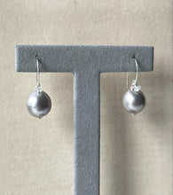 Load image into Gallery viewer, Silver Edison Pearls, Rainbow Moonstone 925 Silver Earrings