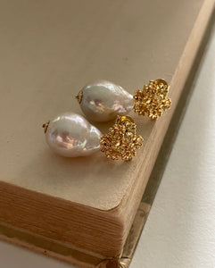 Drop Ivory Pearls & Bouquet Studs