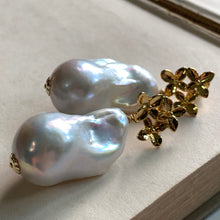 Load image into Gallery viewer, AAA Large White Baroque Pearls