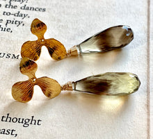 Load image into Gallery viewer, Bi- Lemon Quartz on Flowers