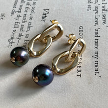 Load image into Gallery viewer, Peacock Pearls on Gold Links